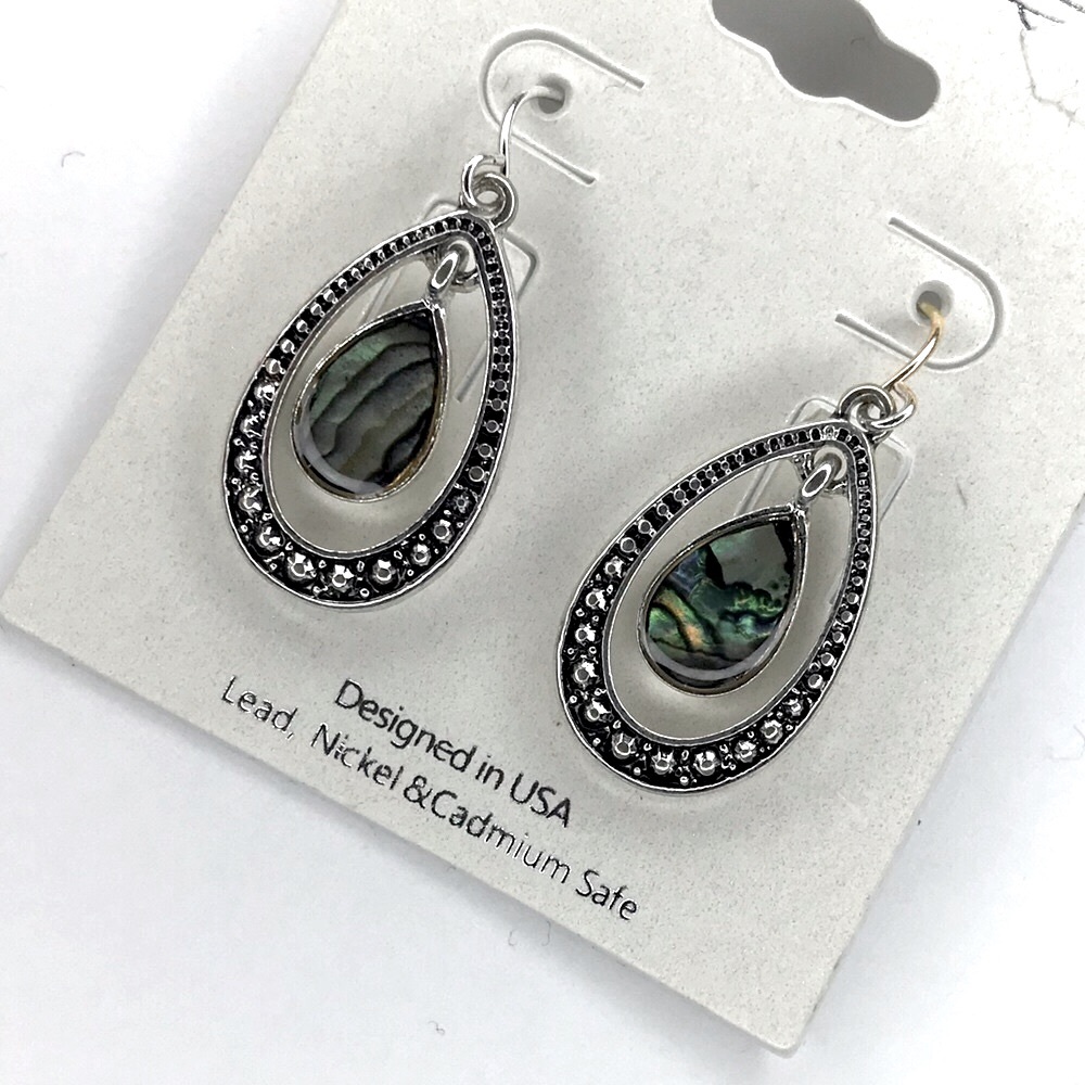 💗3/$15 Beautiful shell dangle tear drop earrings sensitive ears nwt